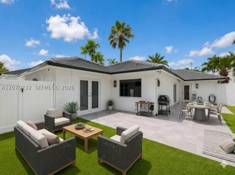 2558 NE 206th Ter, Miami FL - photo 12 of 14