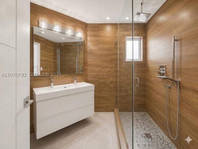 4 bedroom SingleFamilyResidence at 2558 NE 206th Ter, River Parc Estates, Miami — photo 3
