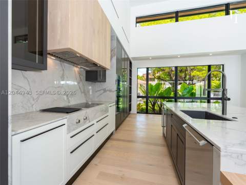 1111 Alberca St, Coral Gables FL - photo 14 of 57