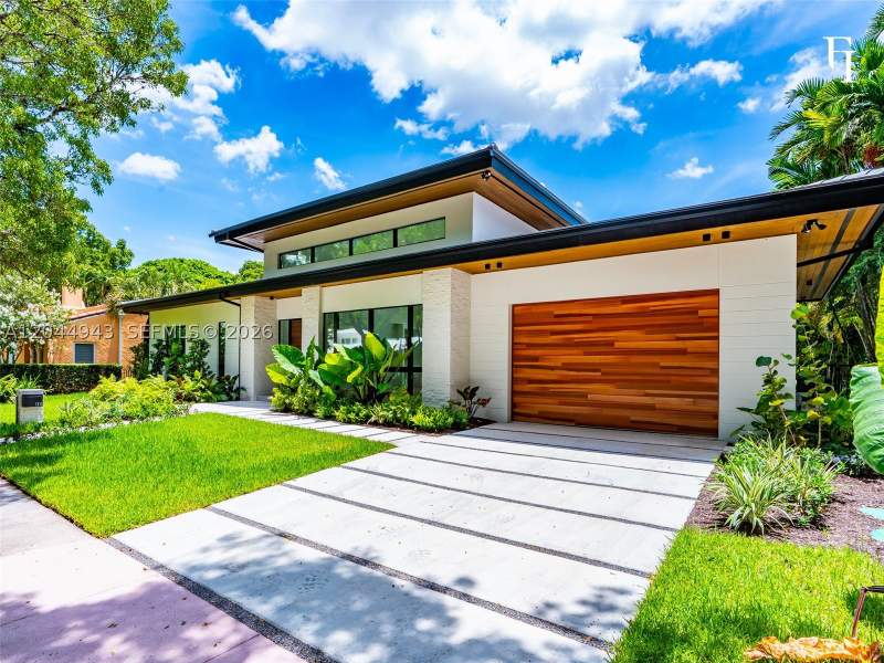 4 bedroom SingleFamilyResidence at 1111 Alberca St, Granada Place Amd Pl, Coral Gables — photo 4
