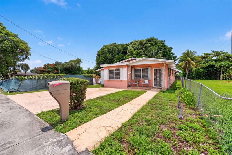 3 bedroom SingleFamilyResidence at 3111 NW 57th St, Hialeah Heights, Miami — photo 2