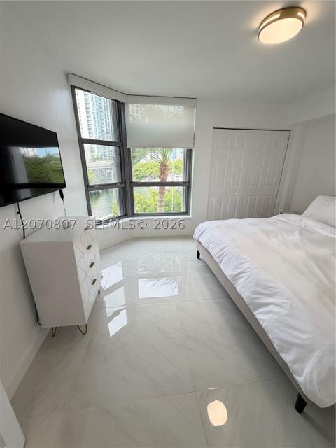 3500 Mystic Pointe Dr 405, Aventura FL - photo 12 of 16