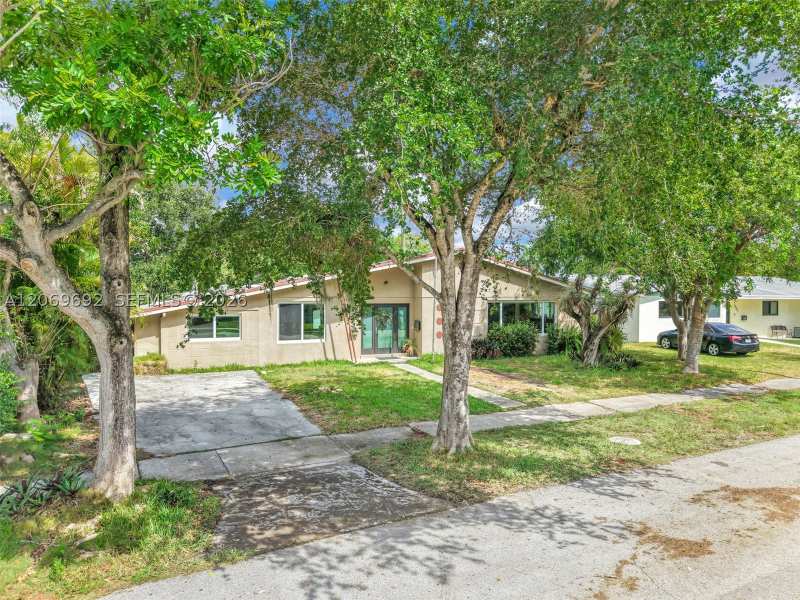 3 bedroom SingleFamilyResidence at 9359 Dominican Dr, Pine Tree Manor Sec 1, Cutler Bay — photo 1
