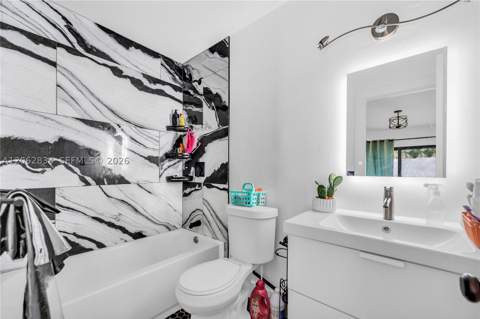 522 NE 195th St, Miami FL - photo 22 of 31