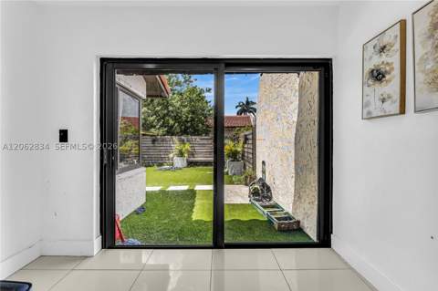 522 NE 195th St, Miami FL - photo 24 of 31