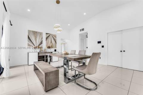 522 NE 195th St, Miami FL - photo 8 of 31