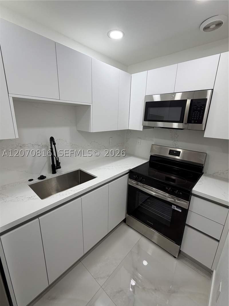 2 bedroom Condominium at 4713 NW 7th St 409-1, Sunset Villas Condo, Miami — photo 4