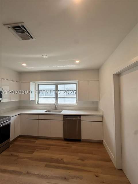1532 Trillo Ave, Coral Gables FL - photo 6 of 24