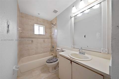 1714 NW 204th St, Miami Gardens FL - photo 17 of 30