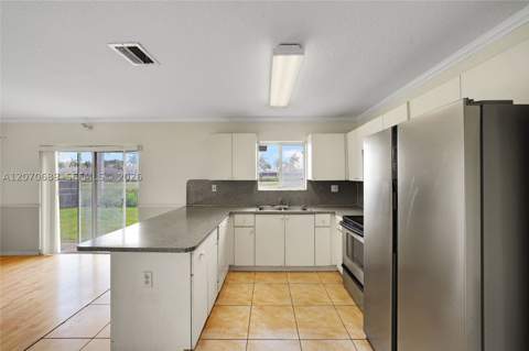 1714 NW 204th St, Miami Gardens FL - photo 8 of 30