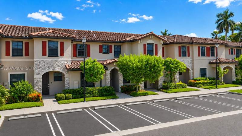 3 bedroom Townhouse at 11215 SW 249th St, Coco Palm Villas, Homestead — photo 2
