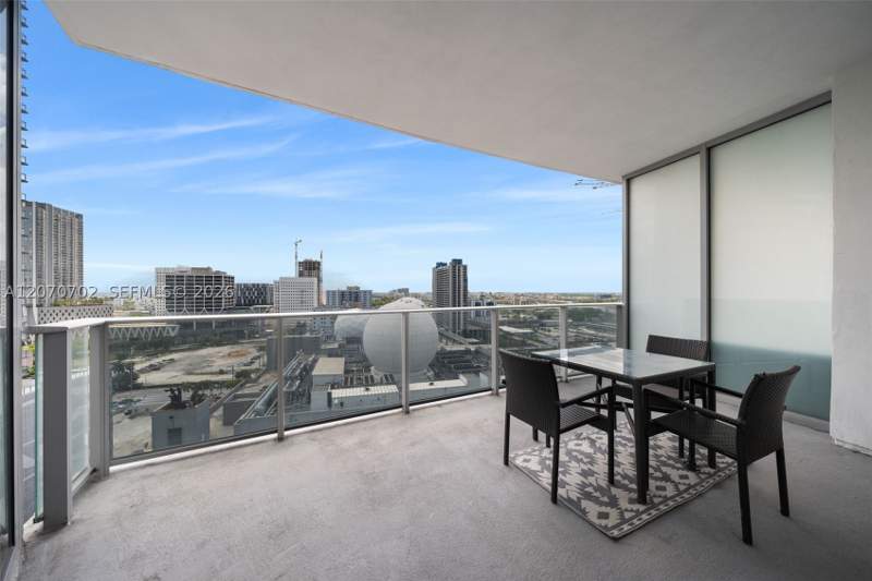 1 bedroom Condominium at 851 NE 1st Ave 1610, Paramount Miami Worldcent, Miami — photo 2