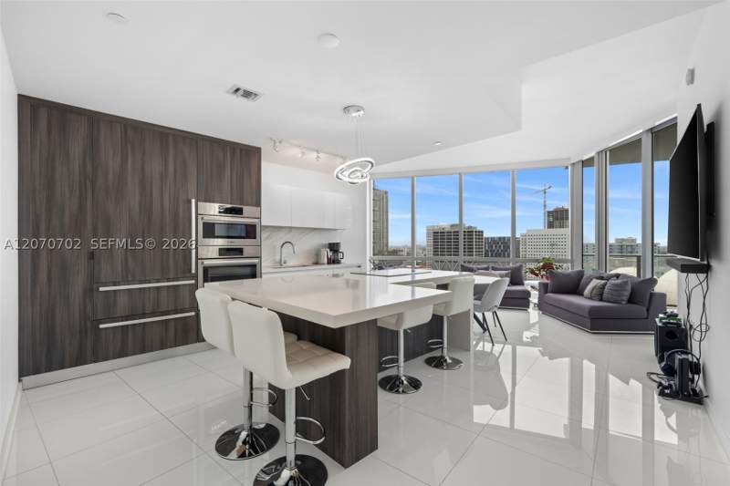 1 bedroom Condominium at 851 NE 1st Ave 1610, Paramount Miami Worldcent, Miami — photo 3