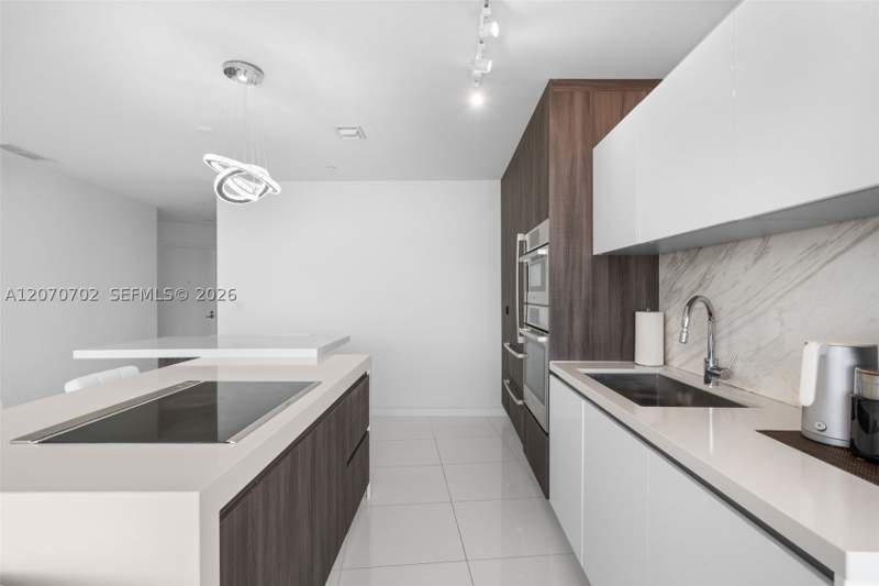1 bedroom Condominium at 851 NE 1st Ave 1610, Paramount Miami Worldcent, Miami — photo 4