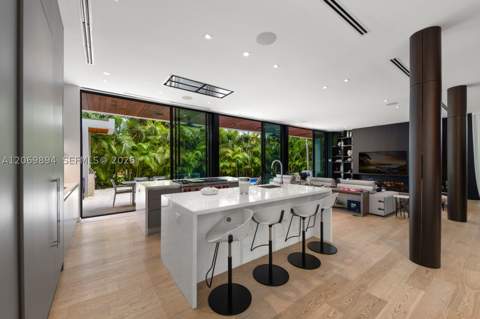 6015 N Bay Rd, Miami Beach FL - photo 12 of 40