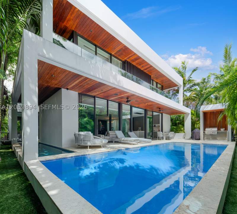 6 bedroom SingleFamilyResidence at 6015 N Bay Rd, La Gorce Golf Sub, Miami Beach — photo 2