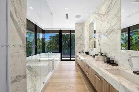 6015 N Bay Rd, Miami Beach FL - photo 22 of 40
