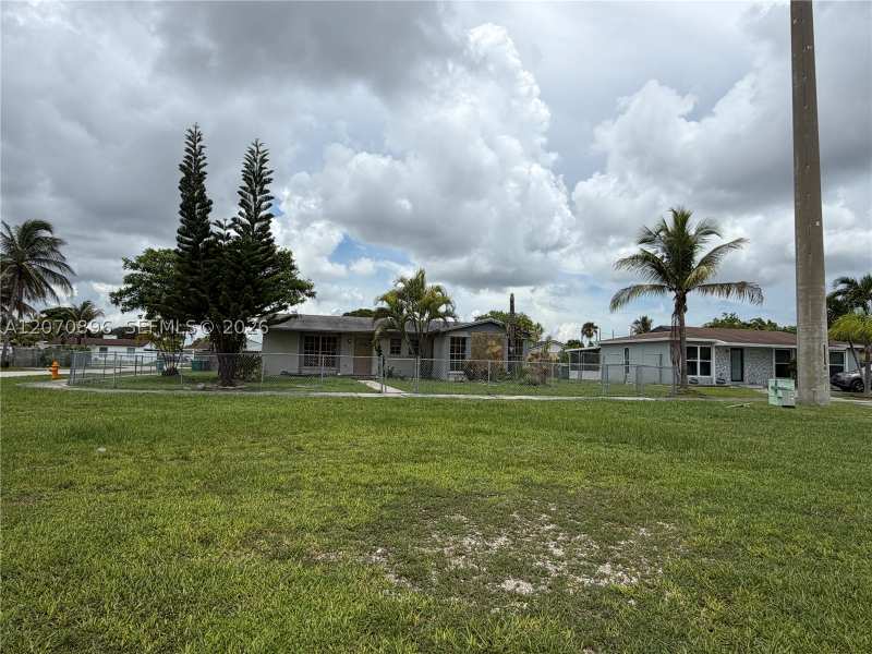 3 bedroom SingleFamilyResidence at 26220 SW 127th Ave, Meadow Wood Manor Sec I, Homestead — photo 1