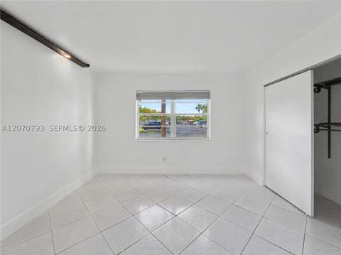 8411 NW 8th St 102, Miami FL - photo 10 of 25