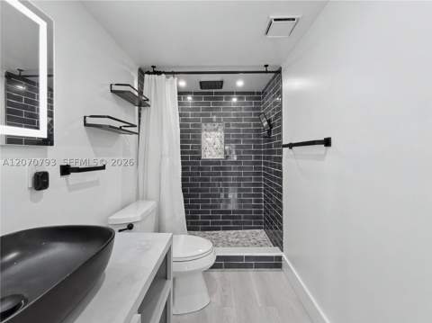 8411 NW 8th St 102, Miami FL - photo 11 of 25
