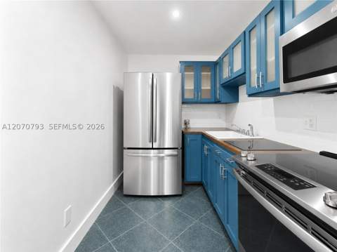 8411 NW 8th St 102, Miami FL - photo 6 of 25