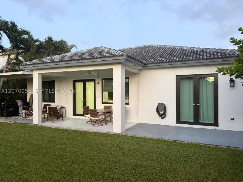 4 bedroom SingleFamilyResidence at 1825 SE 20th Rd, Shores At Keys Gate, Homestead — photo 4