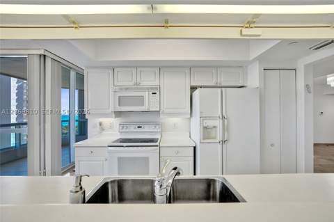 21205 Yacht Club Dr 2310, Aventura FL - photo 12 of 35