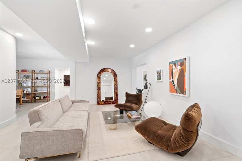 4 bedroom SingleFamilyResidence at 638 NE 141st St, Rucks Park, North Miami — photo 1