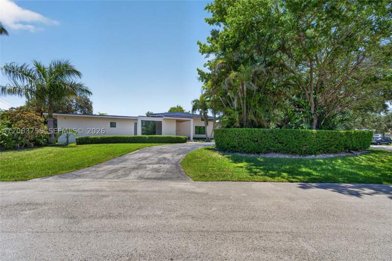 3 bedroom SingleFamilyResidence at 8880 SW 149th St, Laurel Hill Park, Palmetto Bay — photo 2