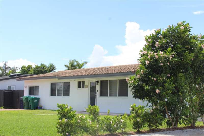 4 bedroom SingleFamilyResidence at 9551 SW 49th St, Miller Heights Sec 5, Miami — photo 1