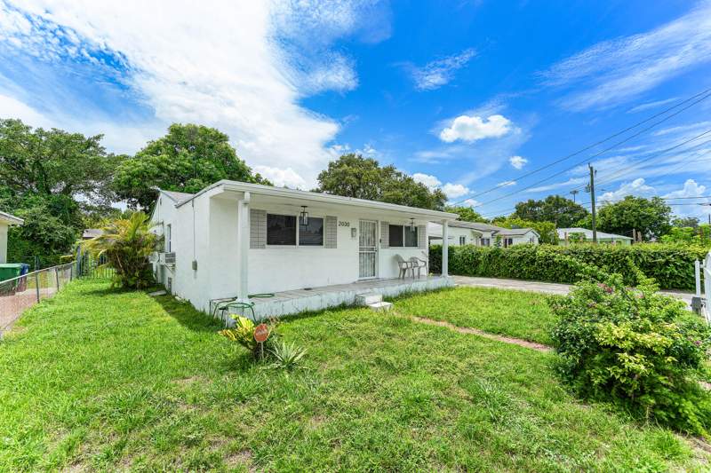 3 bedroom SingleFamilyResidence at 2030 NW 43rd Street, Green Close, Miami — photo 2