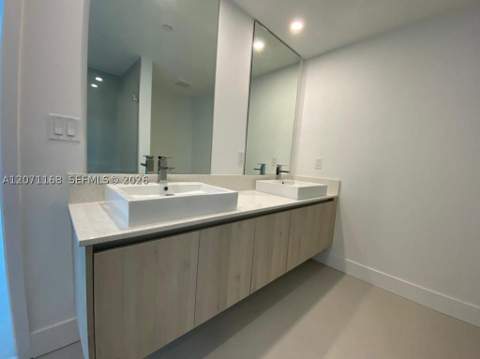 13800 Highland Dr Ph3, North Miami Beach FL - photo 8 of 21