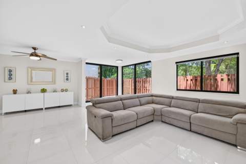 343 Ives Dairy Road 343-06, Miami FL - photo 10 of 57