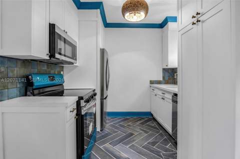 1605 Michigan Ave 929, Miami Beach FL - photo 11 of 23