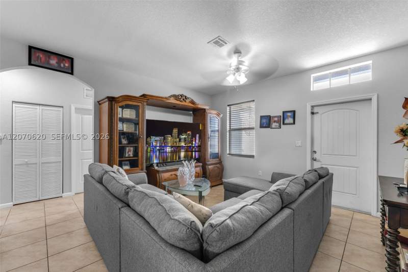 4 bedroom SingleFamilyResidence at 18984 SW 319th St, Riviera Grande Estates Su, Homestead — photo 4
