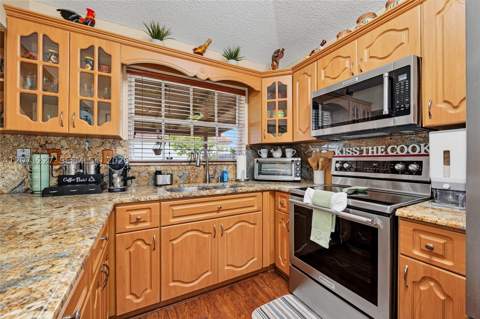 12916 SW 150th Ter, Miami FL - photo 14 of 43