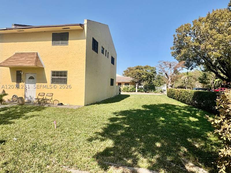 2 bedroom Townhouse at 2065 NE 139th St, Arch Creek Highlands, North Miami Beach — photo 2