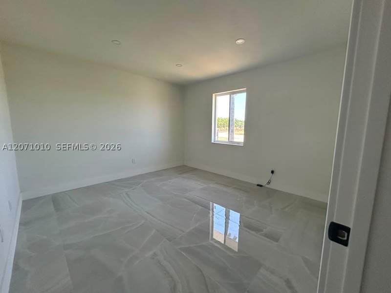 3 bedroom SingleFamilyResidence at 345 SW 18th Ave, Avocado Villas, Homestead — photo 5