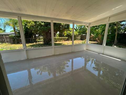 345 SW 18th Ave, Homestead FL - photo 8 of 9