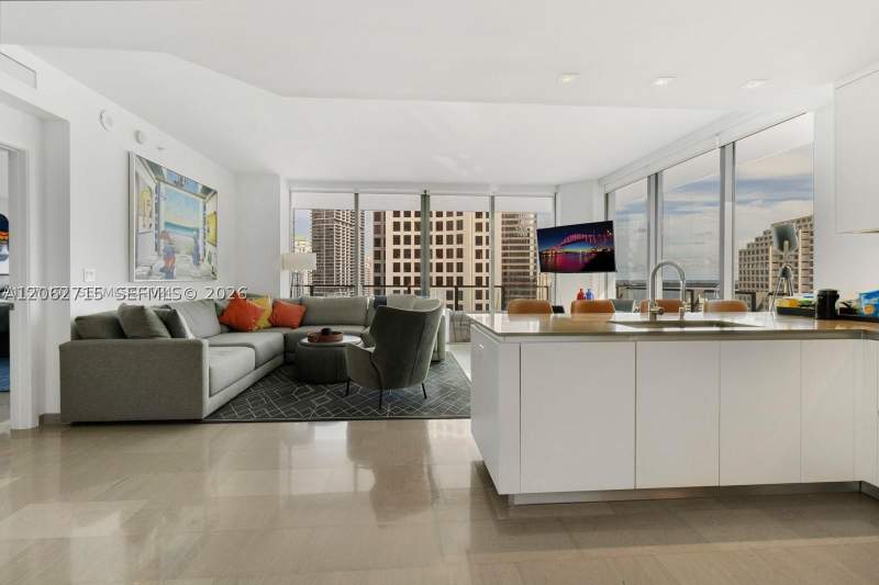 2 bedroom Condominium at 68 SE 6th St 2101, Reach Condo, Miami — photo 4