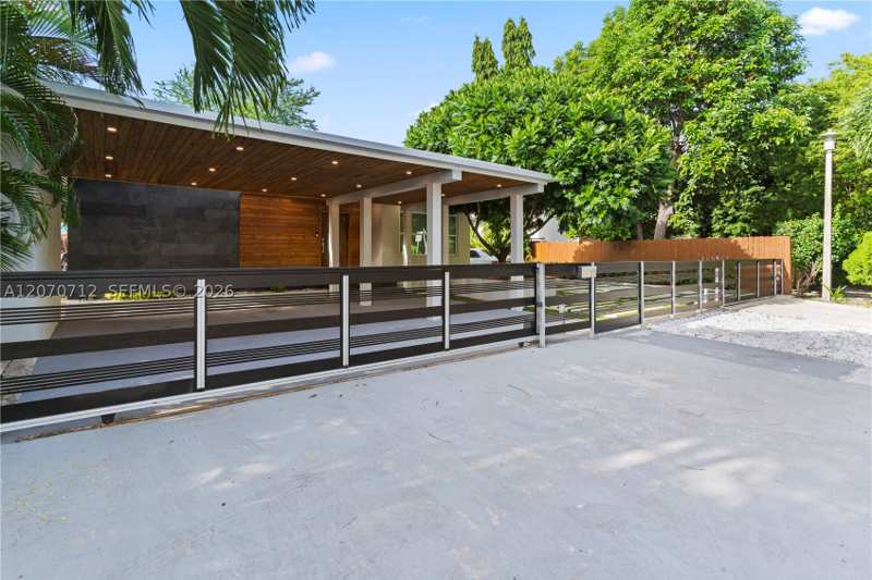 3 bedroom SingleFamilyResidence at 221 NE 44th St, Brentwood, Miami — photo 1
