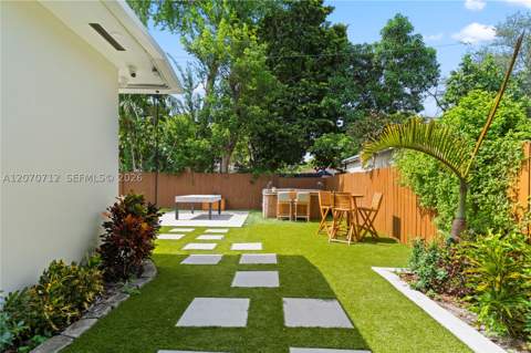 221 NE 44th St, Miami FL - photo 11 of 40