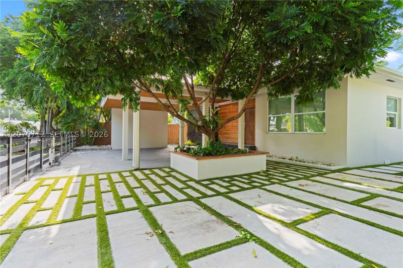 3 bedroom SingleFamilyResidence at 221 NE 44th St, Brentwood, Miami — photo 2