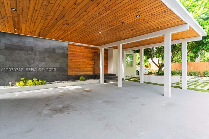 3 bedroom SingleFamilyResidence at 221 NE 44th St, Brentwood, Miami — photo 3
