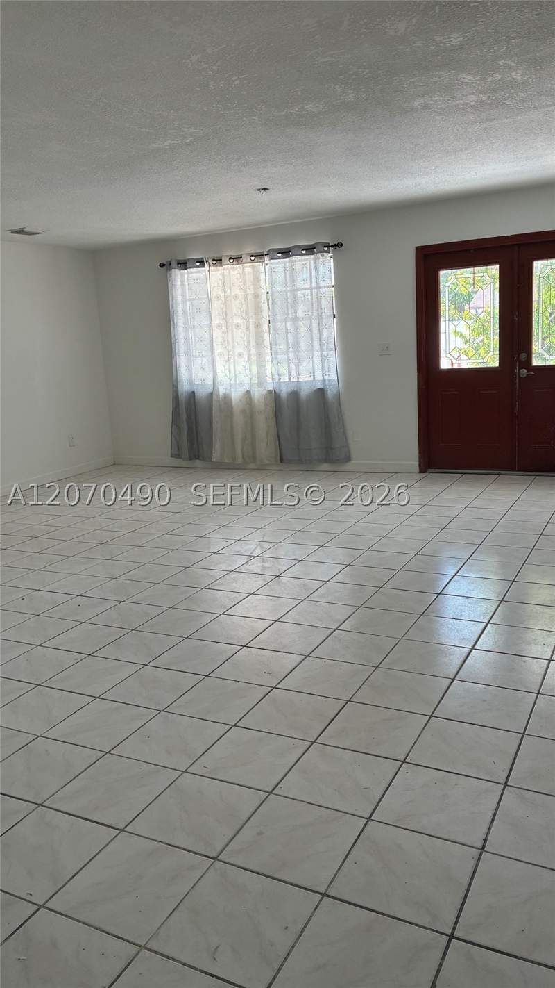 4 bedroom SingleFamilyResidence at 14521 SW 296th St, Mary Homes Sub Sec C, Homestead — photo 4