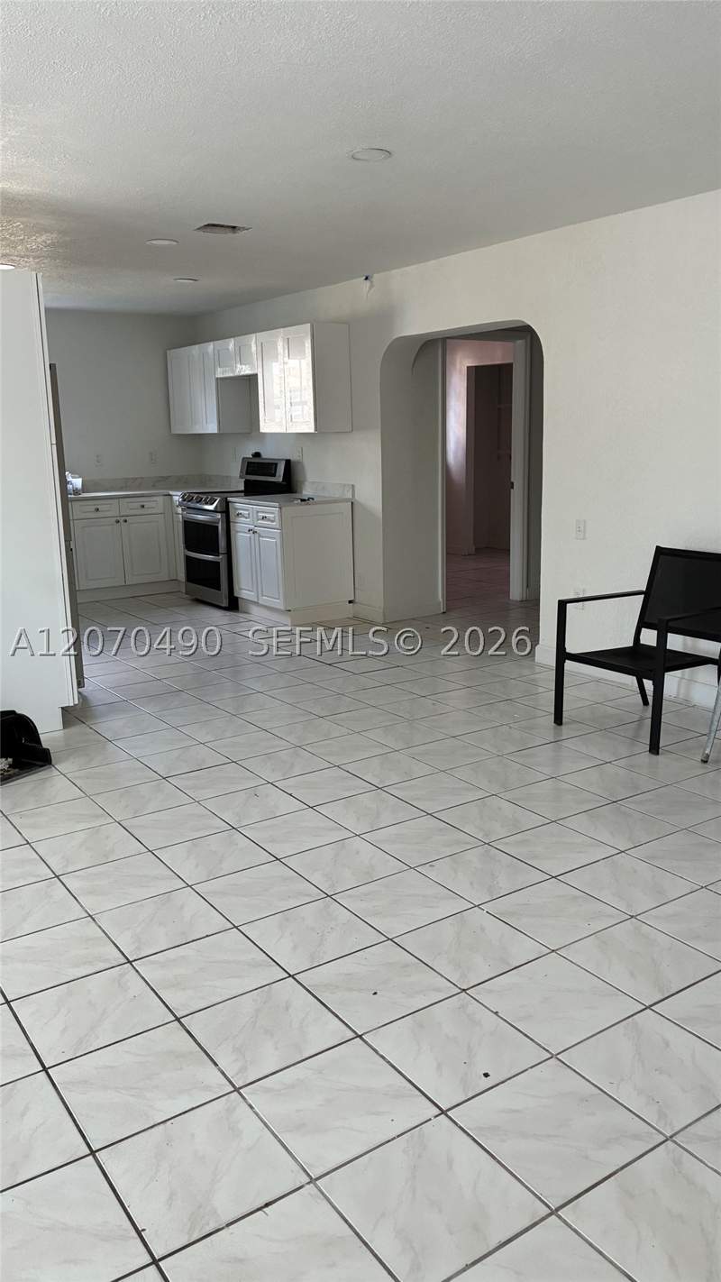 4 bedroom SingleFamilyResidence at 14521 SW 296th St, Mary Homes Sub Sec C, Homestead — photo 5