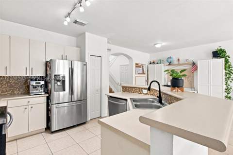 16628 SW 79th Ter, Miami FL - photo 8 of 25