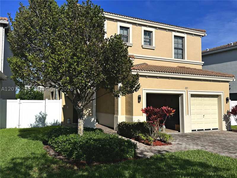 4 bedroom SingleFamilyResidence at 885 NE 191st St, Champion Lakes, Miami — photo 1