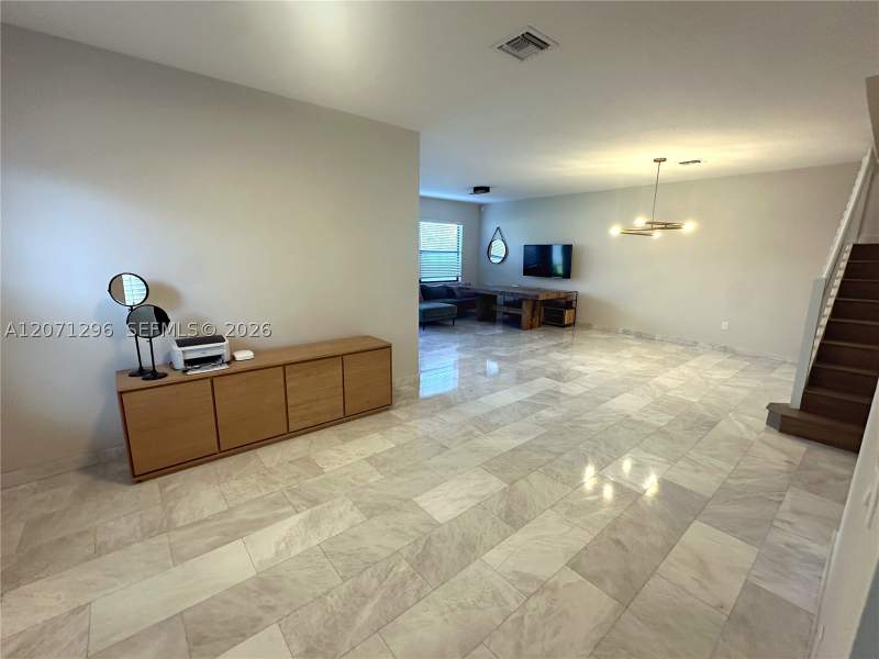 4 bedroom SingleFamilyResidence at 885 NE 191st St, Champion Lakes, Miami — photo 5