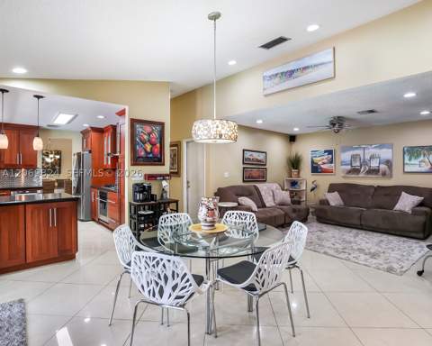 11723 SW 95th Ter, Miami FL - photo 13 of 67